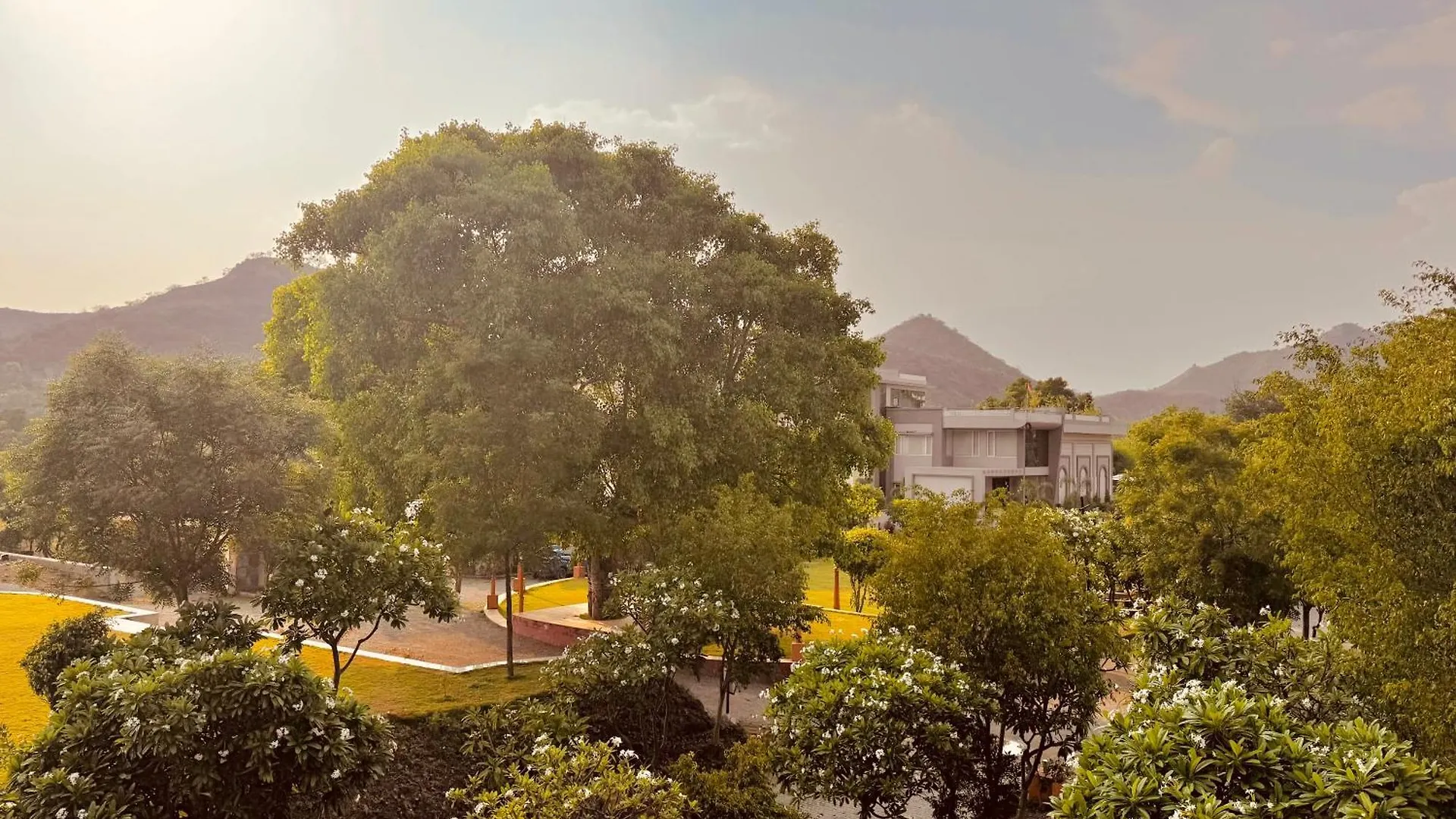 Udaipur Valley Paradise -A Luxury Stay In Mountains
