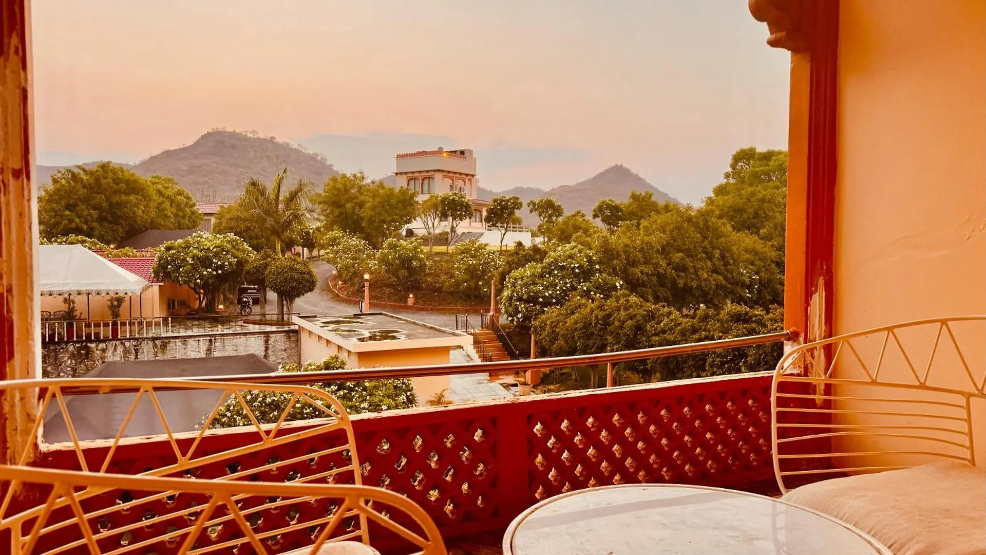 Udaipur Valley Paradise -A Luxury Stay In Mountains