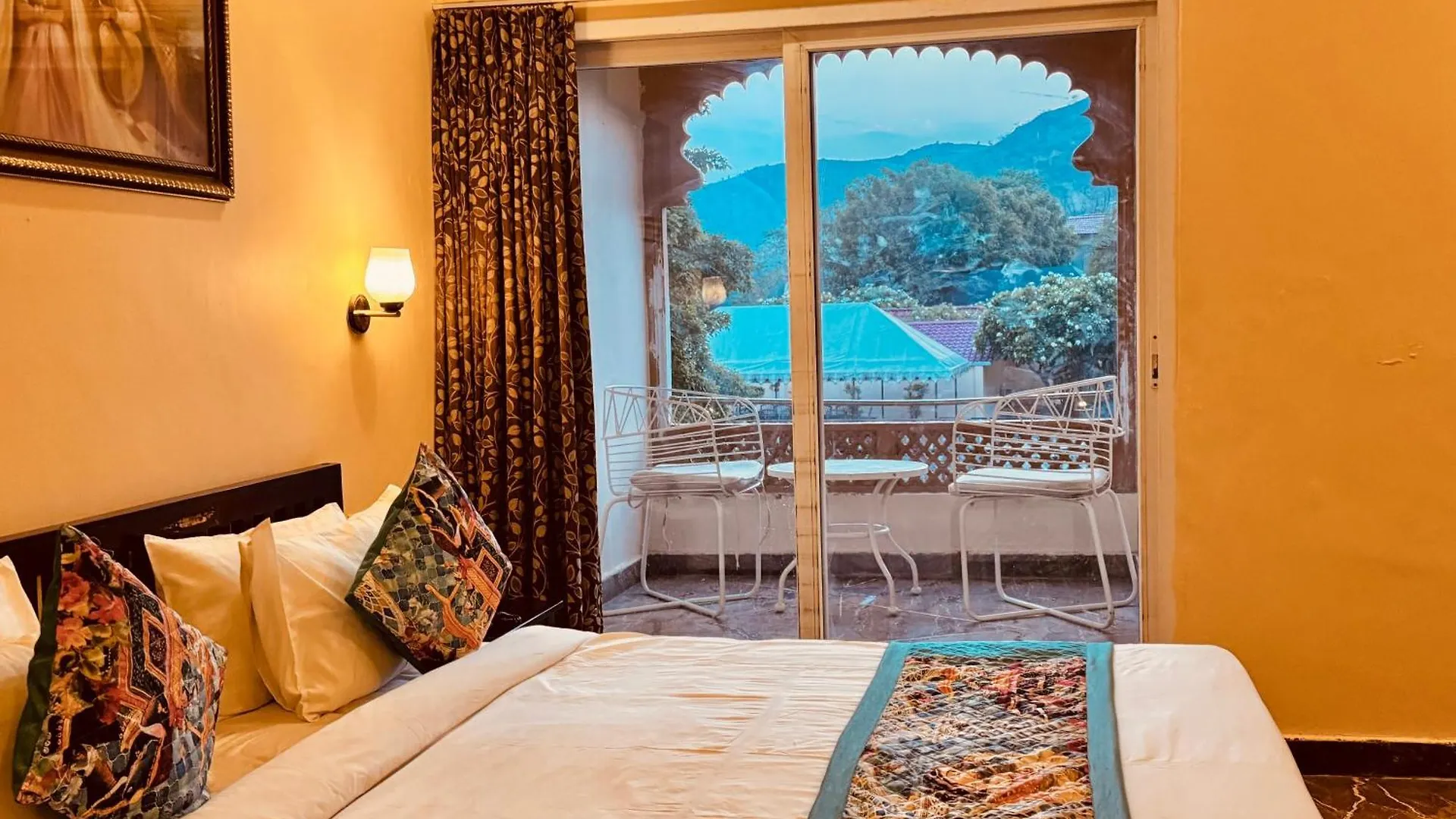 Udaipur Valley Paradise -A Luxury Stay In Mountains 4*,