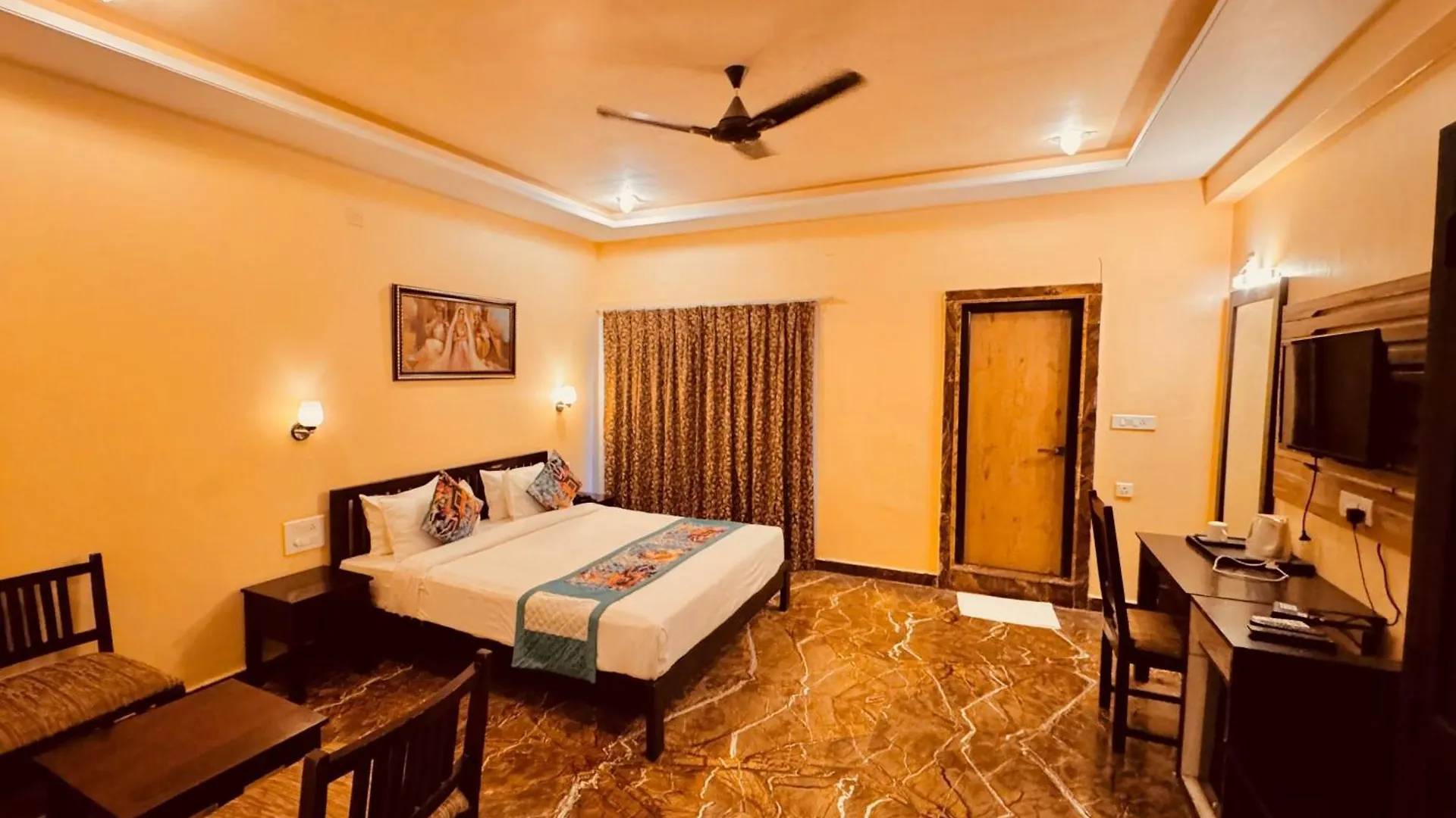 Otel Udaipur Valley Paradise -A Luxury Stay In Mountains