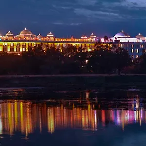 Hotel Radisson Blu Palace &, Udaipur