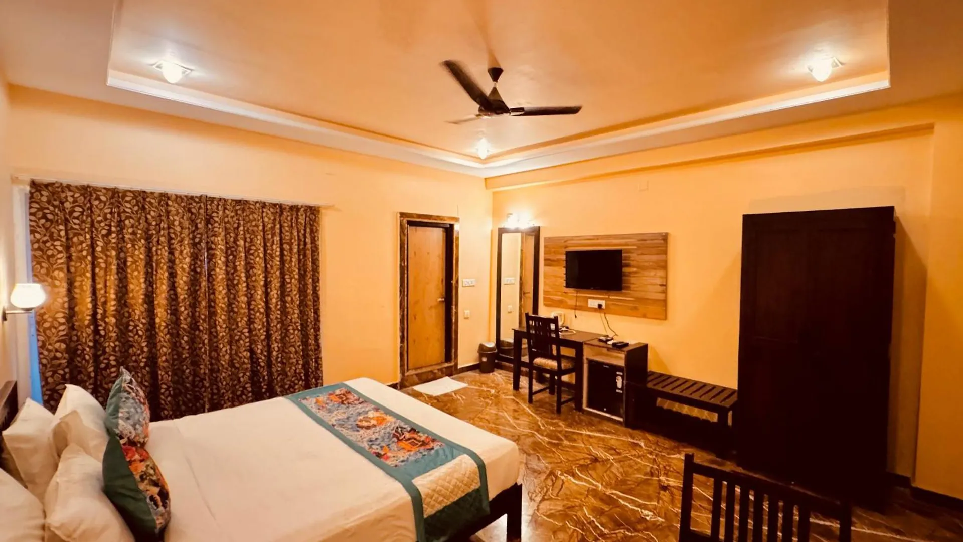 **** فندق Udaipur Valley Paradise -A Luxury Stay In Mountains الهند
